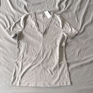 Banana Republic V-Neck T-Shirt NWT